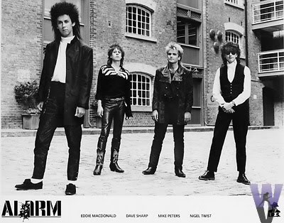 The Alarm В 1982 году The Alarm приступают к записи демоальбома с целью поиска звукозаписывающих компаний.