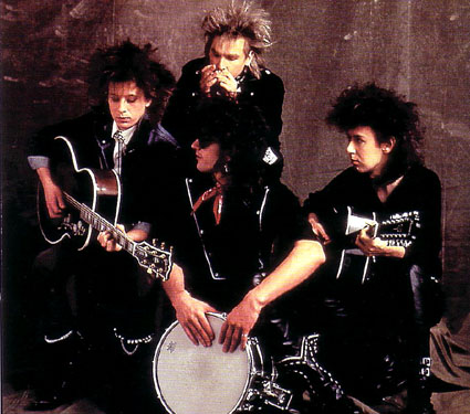 The Alarm в конце 1983 года The Alarm возвратились в студию для записи фонограмм для остальных песен.